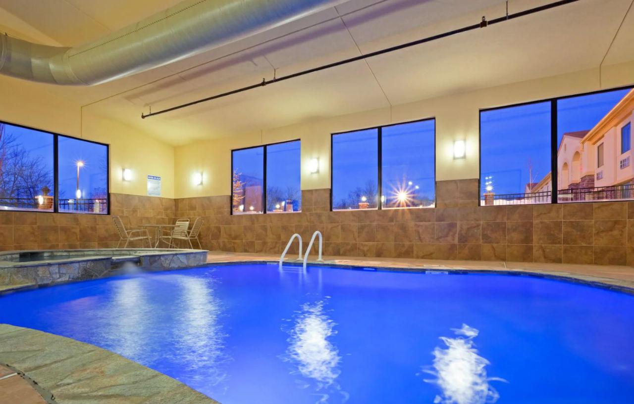 La Quinta Inn By Wyndham West Long Branch Nj Shore Area Exterior foto